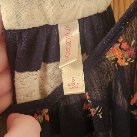 Sheer front tank top - Picture 3 of 3